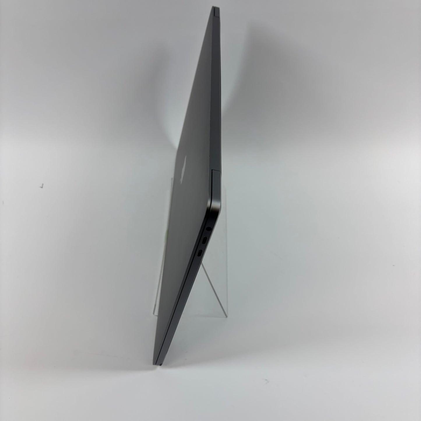 2019 Apple MacBook Pro 16" i7 2.6GHz 16GB RAM 512GB SSD Space Gray MVVJ2LL/A