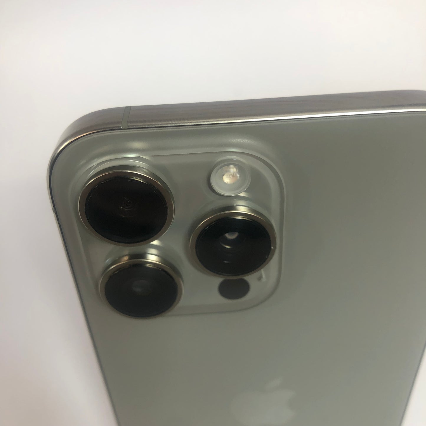 Unlocked Apple iPhone 16 Pro Max 1TB 18.5 Natural Titanium MYWF3LL/A