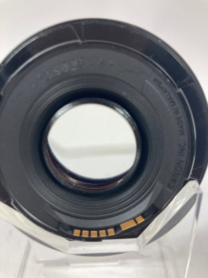 Canon EOS Rebel XSi 12.2MP Digital SLR DSLR Camera With 2 Canon 50mm Lenses