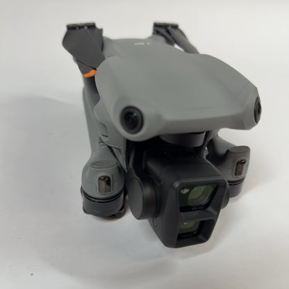 DJI Air 3 4K Quadcopter Camera Drone EB3WBC Fly More Combo