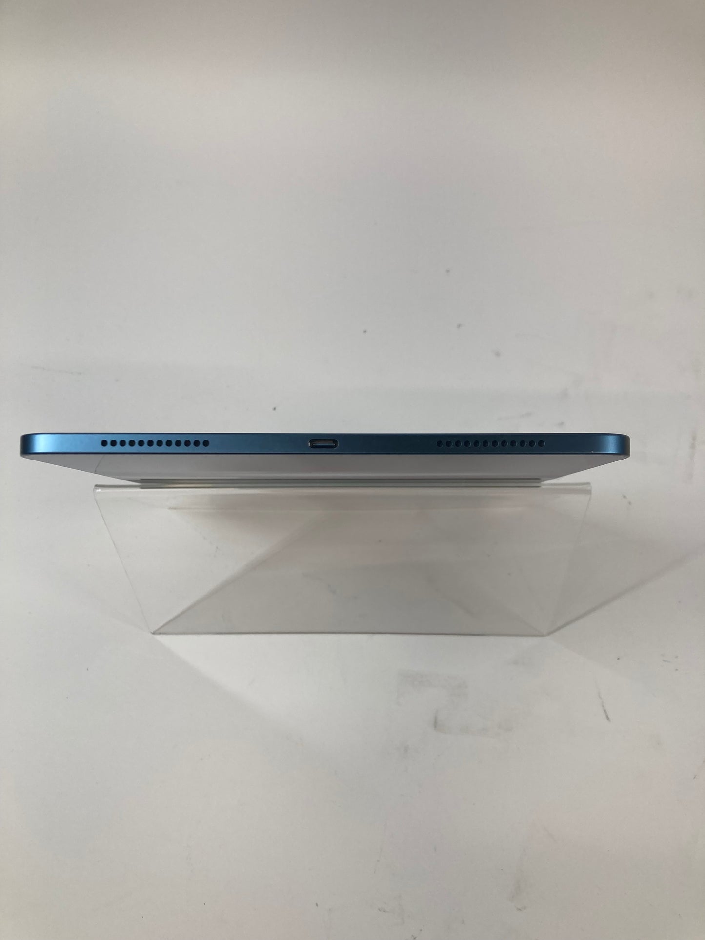 WiFi Only Apple iPad Air 5th Gen 64GB Blue MM9E3LL/A