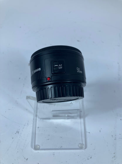 Canon EOS Rebel XSi 12.2MP Digital SLR DSLR Camera With 2 Canon 50mm Lenses