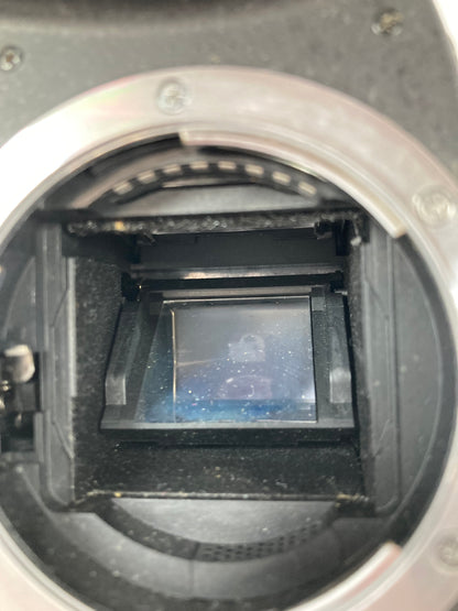 Nikon D5000 12.3MP Digital SLR DSLR Camera Body Only