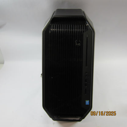 Alienware Area 51 i7-6900K 3.20GHz 32GB RAM 4TB HDD Nvidia TITAN X