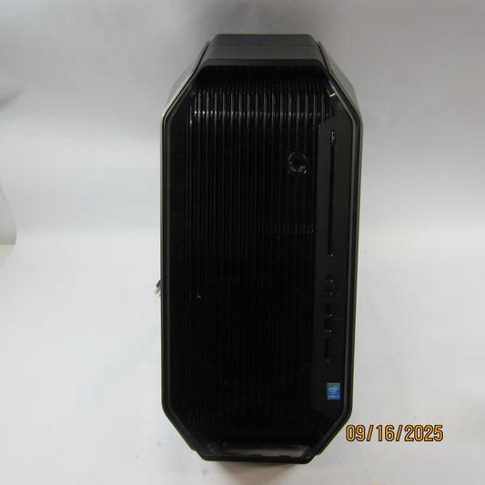 Alienware Area 51 i7-6900K 3.20GHz 32GB RAM 4TB HDD Nvidia TITAN X