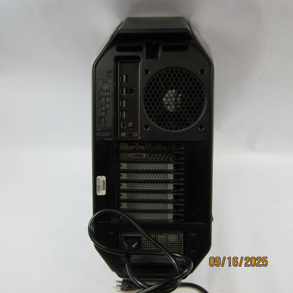 Alienware Area 51 i7-6900K 3.20GHz 32GB RAM 4TB HDD Nvidia TITAN X