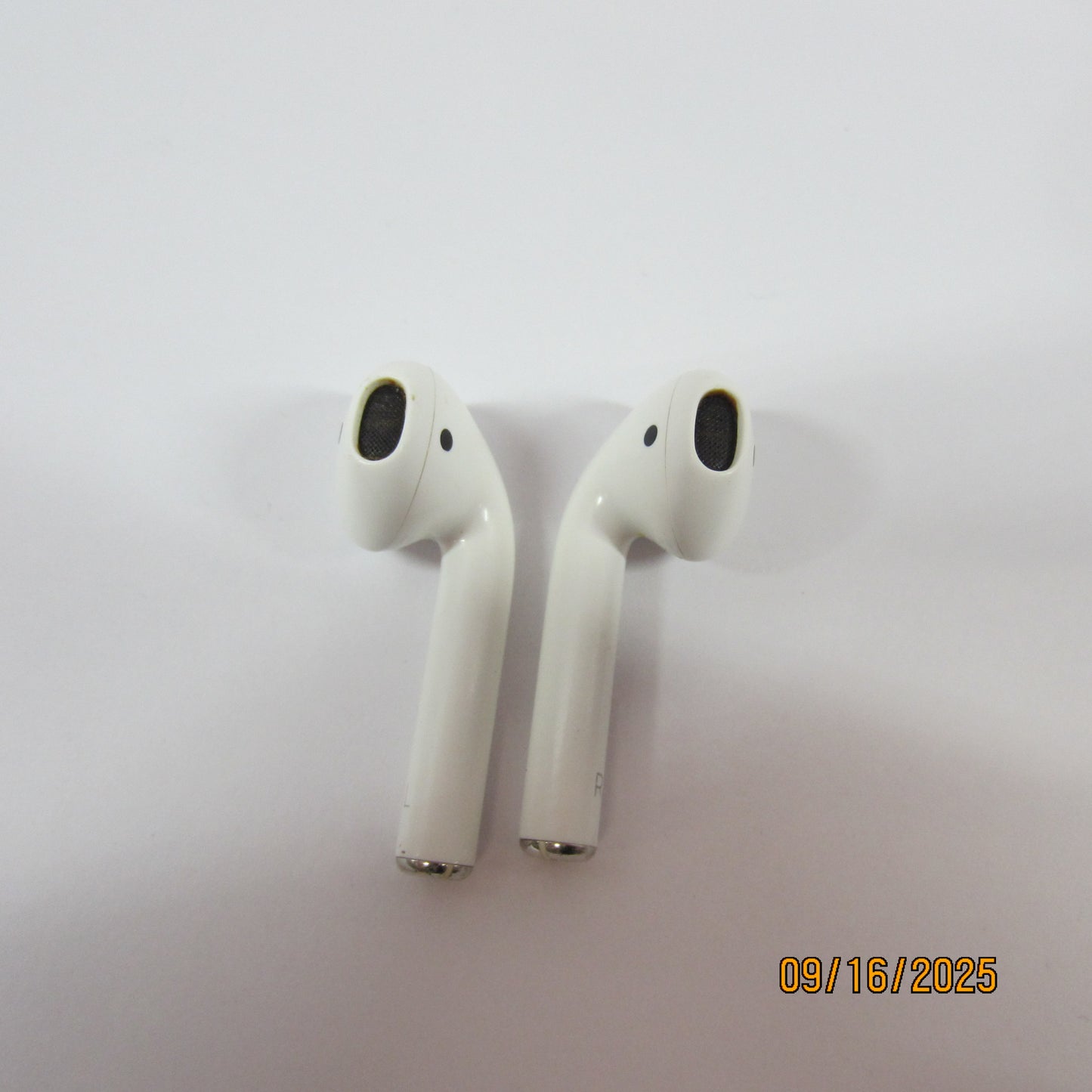 Apple AirPods 1st Gen with Charging Case A1722 A1523 A1602 A1602