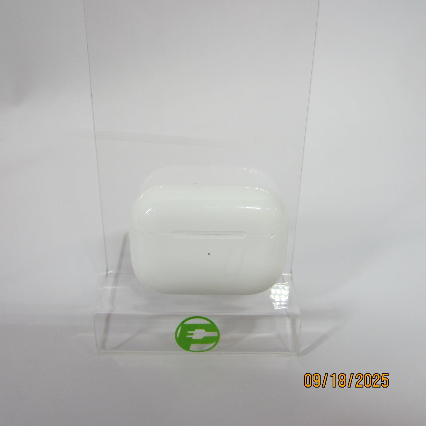 Apple AirPods Pro 1st Gen with Charging Case A2083 A2084 A2190 MWP22AM/A