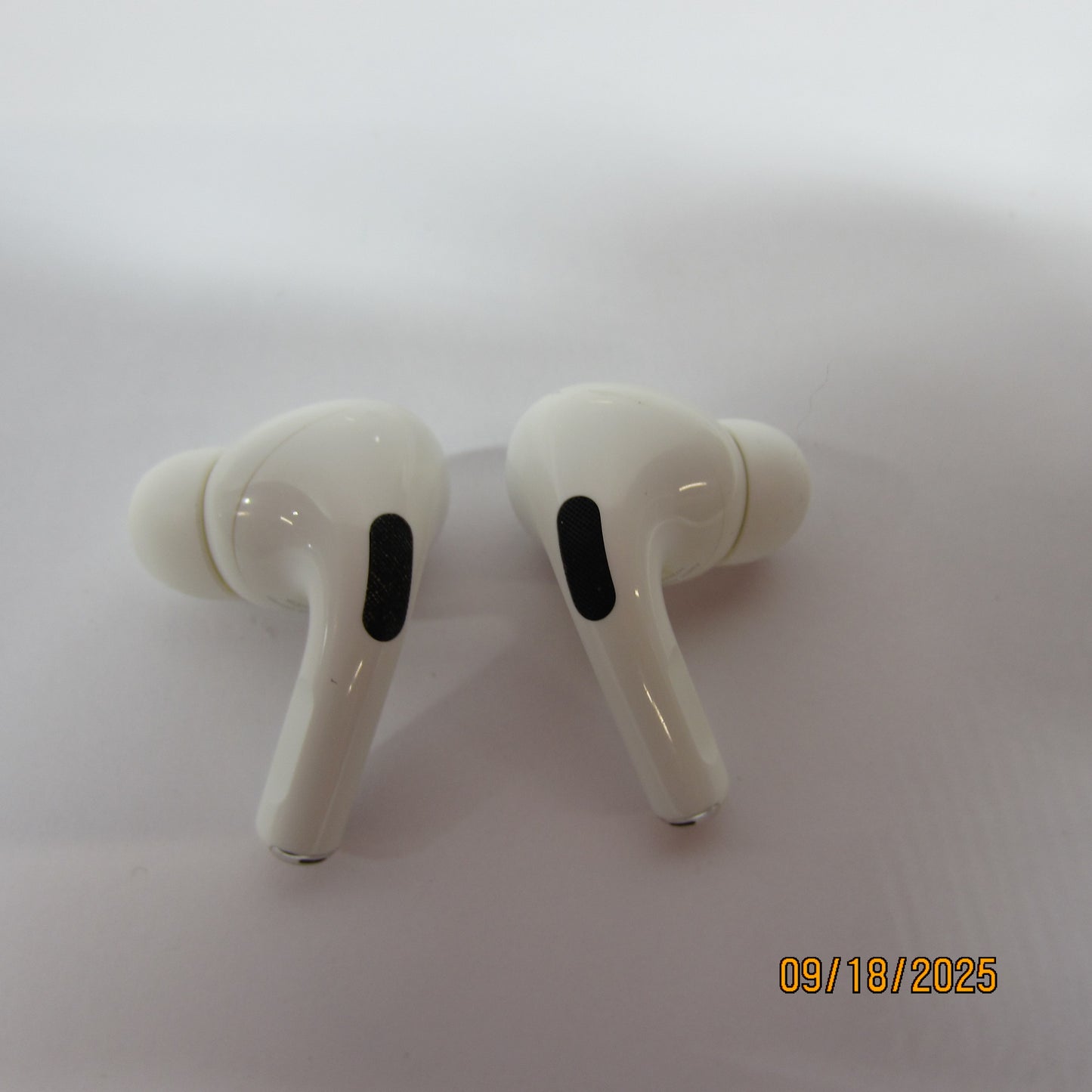 Apple AirPods Pro 1st Gen with Charging Case A2083 A2084 A2190 MWP22AM/A