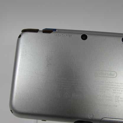 Nintendo 2DS XL Zelda: A Link Between Worlds Hylian Shield Special Edition