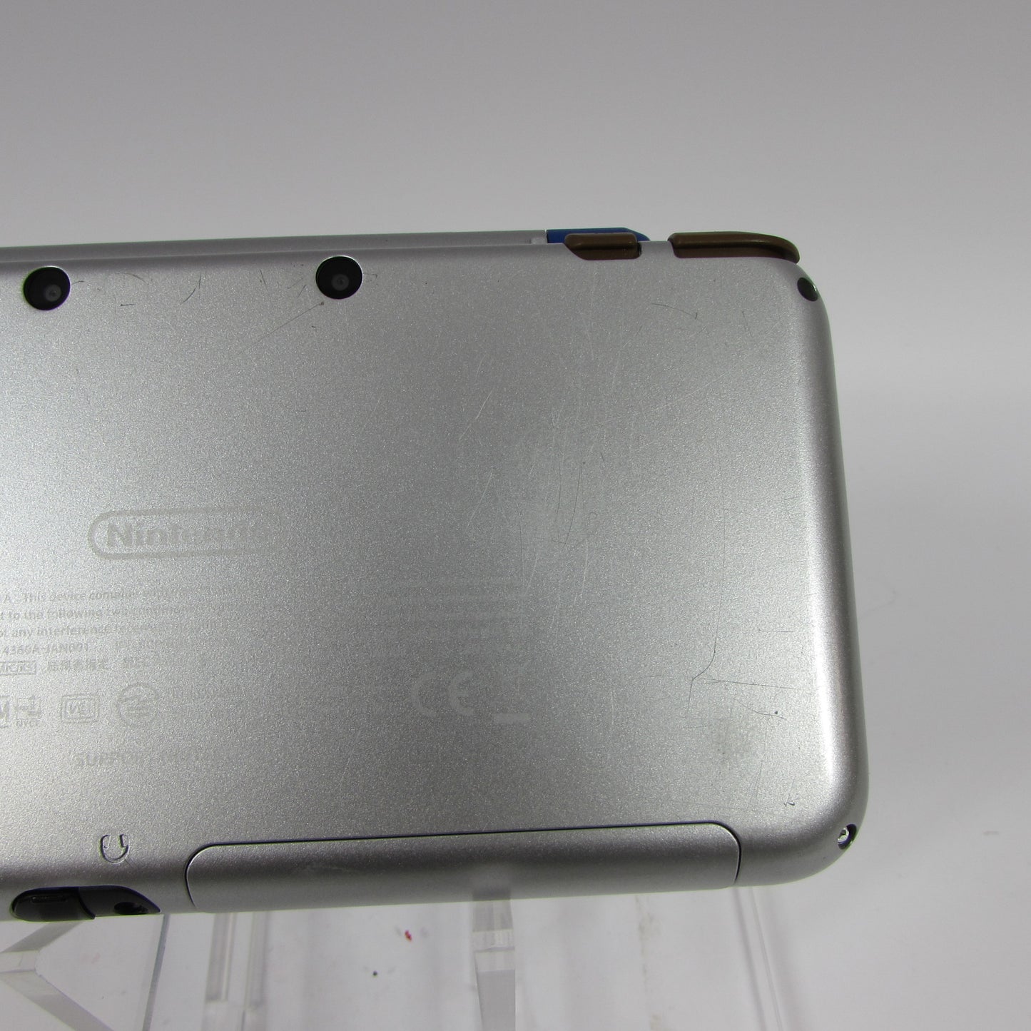 Nintendo 2DS XL Zelda: A Link Between Worlds Hylian Shield Special Edition