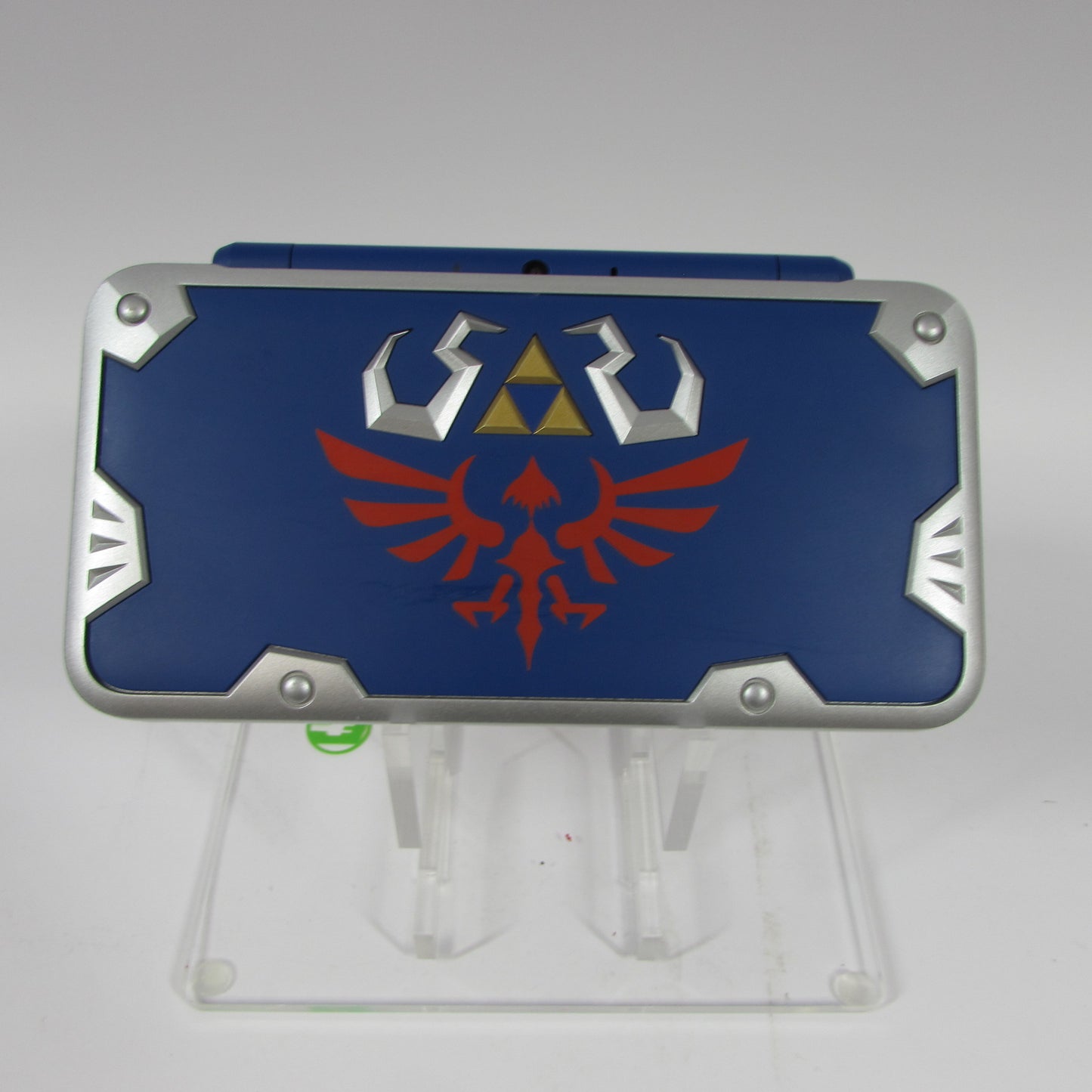 Nintendo 2DS XL Zelda: A Link Between Worlds Hylian Shield Special Edition