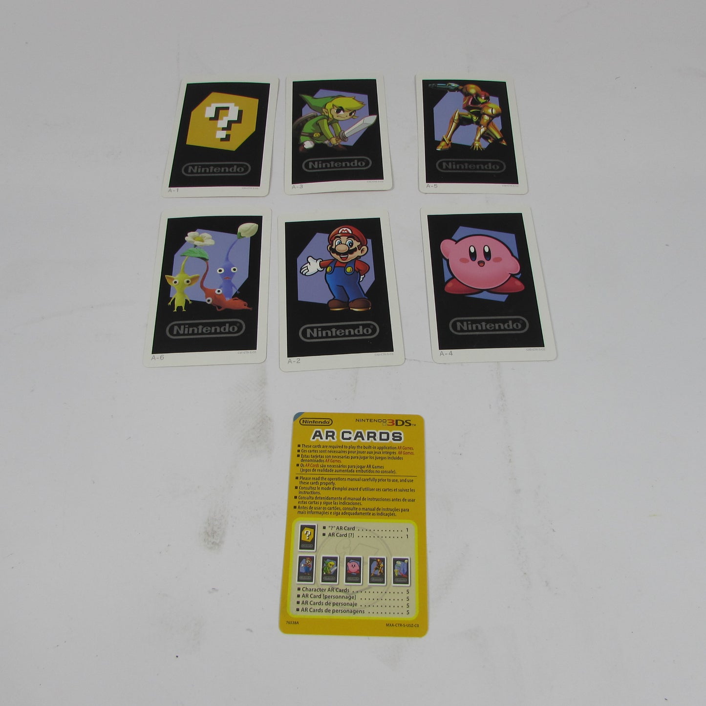 Nintendo 2DS XL Zelda: A Link Between Worlds Hylian Shield Special Edition