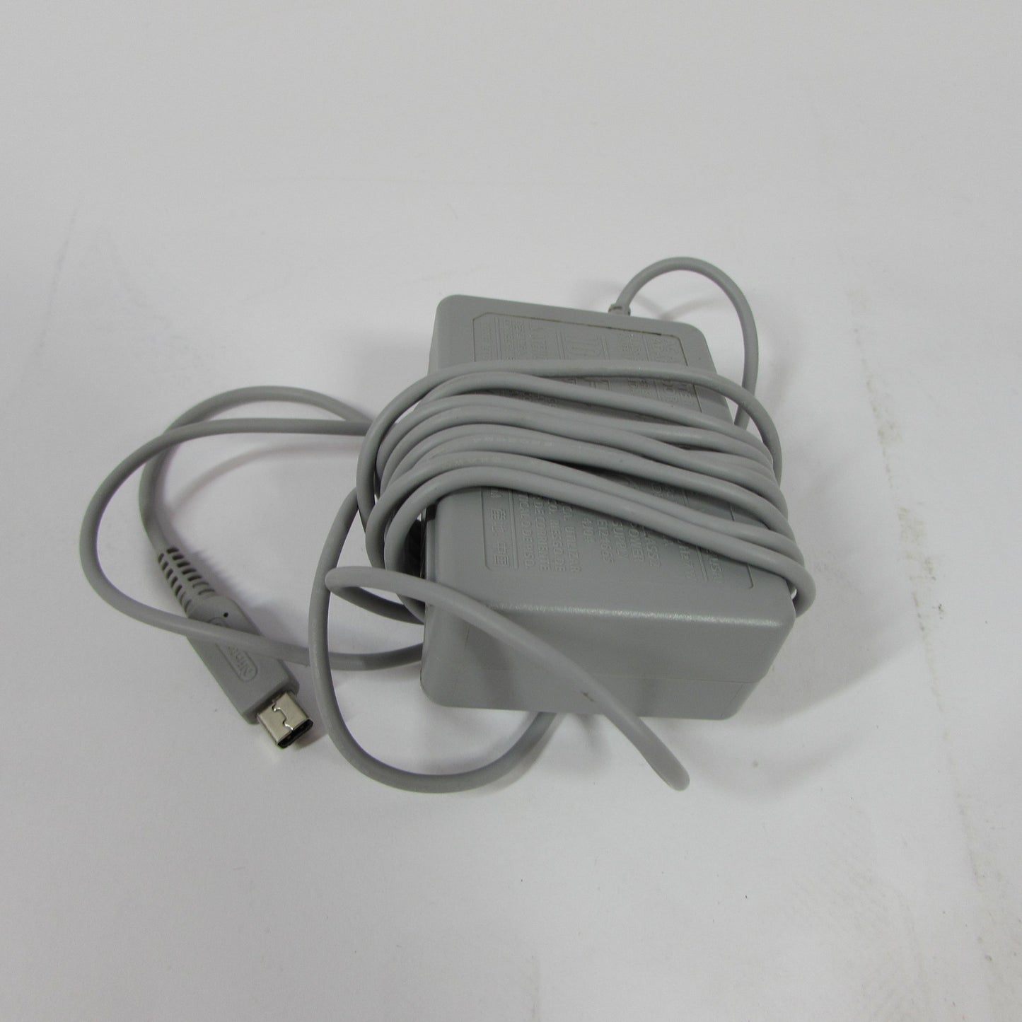 Nintendo 2DS XL Zelda: A Link Between Worlds Hylian Shield Special Edition